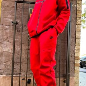 Nike Tech Fleece Red